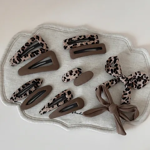 Barrettes à Cheveux Style Coréen Enveloppées de Tissu Léopard pour Femmes Élégantes Ensemble d'Accessoires de Coiffure en Alliage Marron