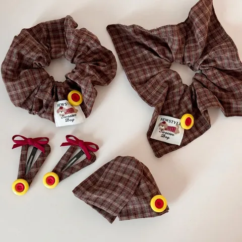 Ensemble d'Accessoires pour Cheveux Chouchou à Carreaux Vintage Avec Bouton Jaune Et Nœud Rouge Pour Femme Bijoux en Tissu