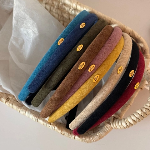 Narrow Velvet Headband With Gold Love Metal Tag Retro Solid Color Hair Hoop Elegant Simple Hair Accessories For Women