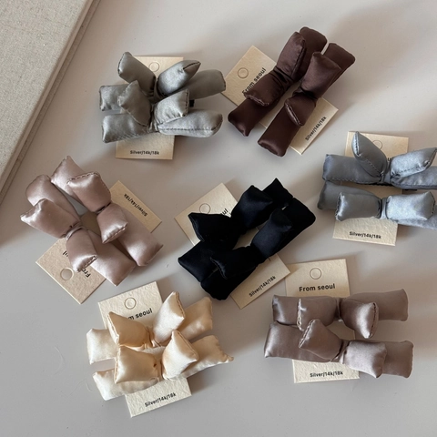 Fermaglio per Capelli con Fiocco in Satin Imbottito 3D in Stile Coreano per Donna Dolce Moda in Tessuto a Becco d'Anatra