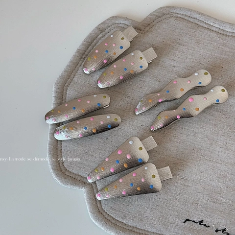 Koreanischer Stil Gebürstete Silberne Haarklammern Bunte Punkte Geometrische Legierung Entenschnabel Clips Damen Haarschmuck