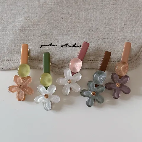 Sweet Candy Color Resin Flower Duckbill Hair Clips Rhinestone Embellished Alloy Side Hair Pins For Women Girls Daily Hair Decoration