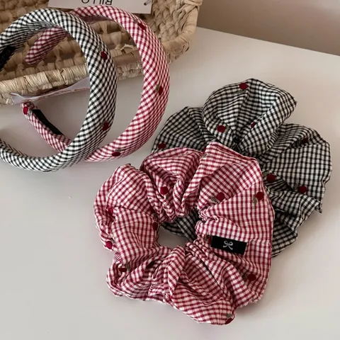Damen Süß Gingham Plaid Stirnband Und Haargummi Mit Kirsch Stickerei Koreanischen Stil Stoff Haarschmuck Für Den Täglichen Gebrauch