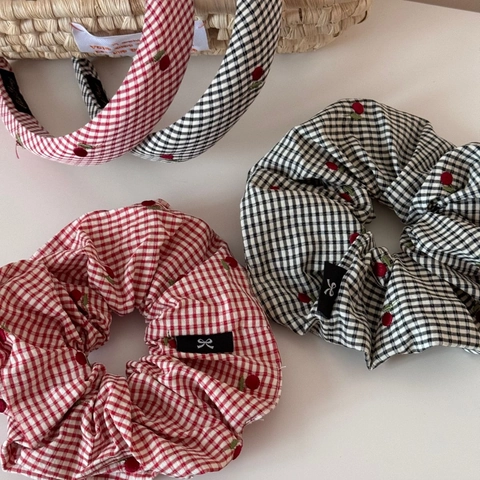 Damen Süß Gingham Plaid Stirnband Und Haargummi Mit Kirsch Stickerei Koreanischen Stil Stoff Haarschmuck Für Den Täglichen Gebrauch