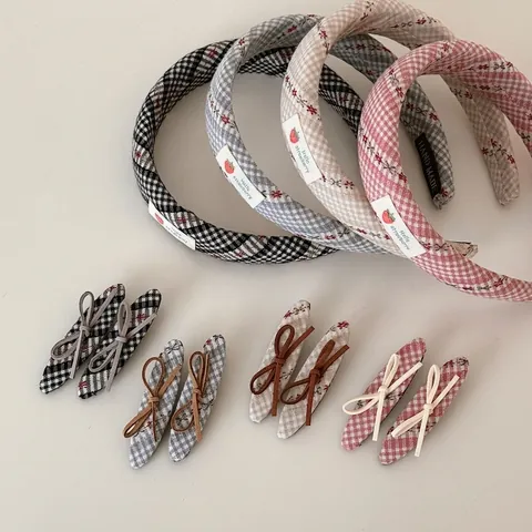 Süßes Gingham Stoff Gepolstertes Stirnband Mit Erdbeer Patch Blumen Stickerei Handgemachtes Haarband Für Damen Alltag