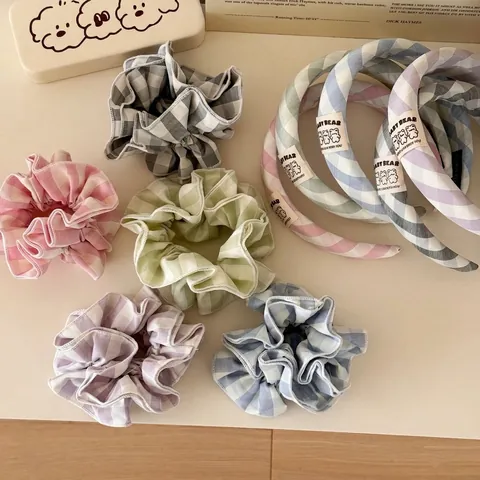 Cerchietto Largo e Scrunchie in Tessuto a Quadretti Vichy Coreano con Orsetto Accessori per Capelli Fatti a Mano per Donna