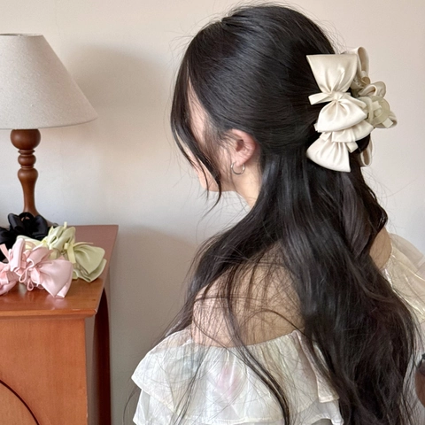 Elegant Large Satin Bow Hair Claw Clip For Women Sweet Simple Solid Color Hair Accessories For Thick Hair Daily Headwear