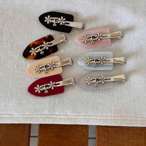 Pince à Cheveux Fleur en Métal pour Femmes Pince Bec de Canard en Résine avec Strass Fait Main Style Coréen Accessoire Cheveux