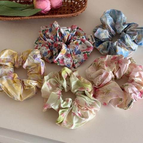 Elegant Floral Oil Painting Style Large Hair Scrunchie Soft Cloth Elastic Hair Tie Pastoral Design For Women Hair Accessories