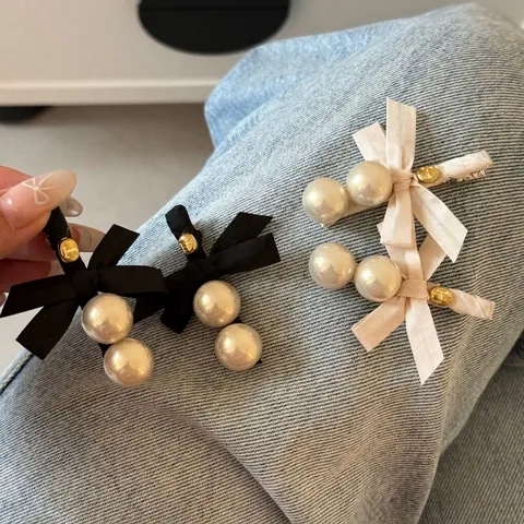Elegante Fermaglio per Capelli a Becco d'Anatra con Fiocco e Perle Artificiali in Nastro di Raso per Frangia Gioielli Donna