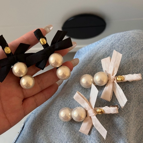 Elegante Fermaglio per Capelli a Becco d'Anatra con Fiocco e Perle Artificiali in Nastro di Raso per Frangia Gioielli Donna