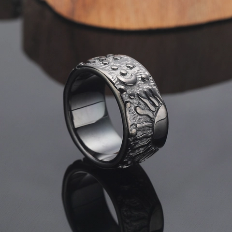 Vintage Sun Moon Relief Titanium Steel Ring For Men Retro Punk Hip Hop Celestial Embossed Finger Ring Wide Band Jewelry