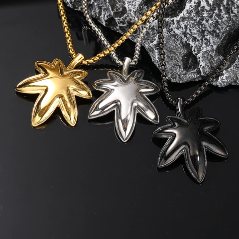 Titanium Steel Maple Leaf Pendant Necklace Hip Hop Punk Style Leaf Jewelry For Men Women Gold Silver Black Color Box Chain Accessory