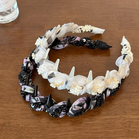 Squisito Cerchietto per Capelli Intrecciato in Tulle Fatto a Mano per Donna Denti Antiscivolo Fascia per Capelli in Tessuto Floreale Retro Francese Con Perle Artificiali Paillettes Punte Stile Punk Accessori Moda
