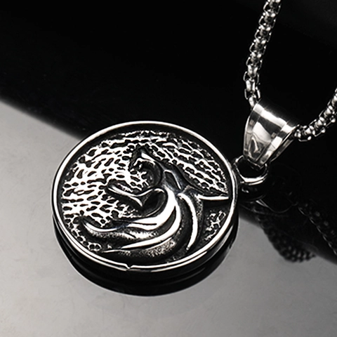 Viking Wolf Head Pendant Necklace Stainless Steel Medallion For Men Nordic Rune Embossed Punk Hip Hop Retro Jewelry
