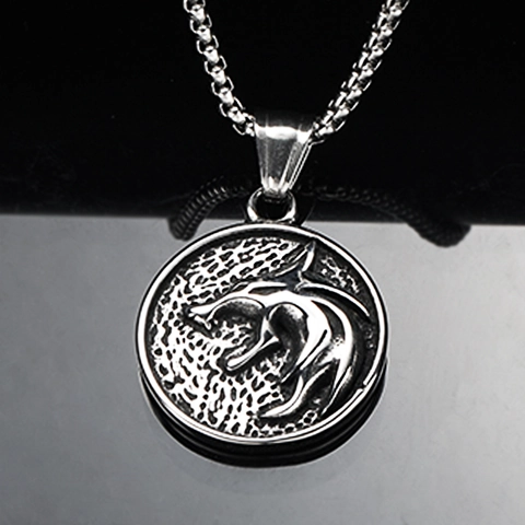 Viking Wolf Head Pendant Necklace Stainless Steel Medallion For Men Nordic Rune Embossed Punk Hip Hop Retro Jewelry