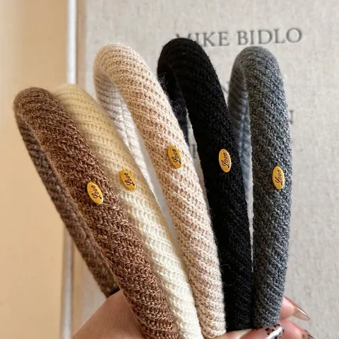 Diadema De Tela De Punto Con Tejido Diagonal Y Etiqueta De Metal Love Dorada Accesorios Para El Cabello De Estilo Coreano Retro Para Mujer