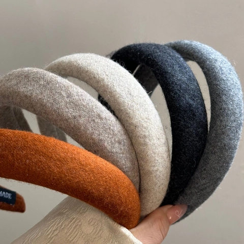 Women Minimalist Padded Fabric Headband Thickened Sponge Autumn Winter Retro Solid Color Hair Hoop Handmade Fashion Accessories