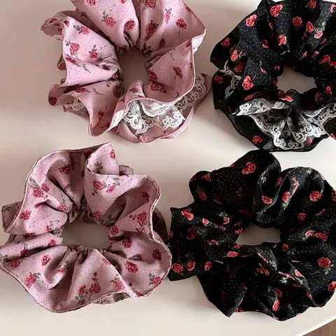 French Vintage Rose Floral Scrunchie With White Lace Edge Sweet Fabric Hair Tie Elegant Rose Print Hair Accessories For Women