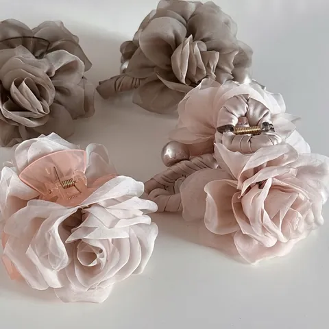 Elegante Pinza per Capelli a Forma di Rosa in Organza Fatto a Mano in Tessuto Grande Clip a Squalo Decorazione di Künstliche Perle