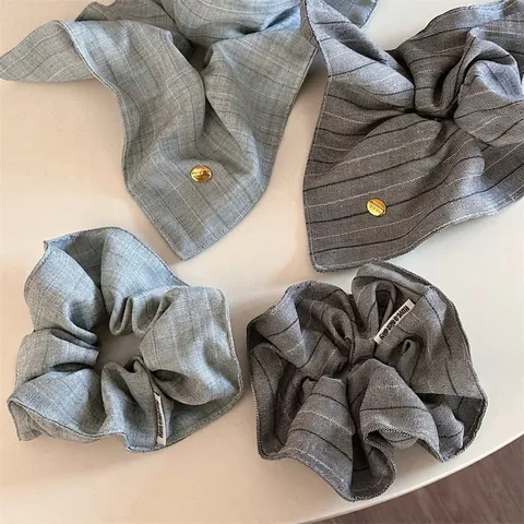Elegant Stripe Square Scarf And Scrunchie Set Fabric Hair Tie With Decorative Metal Tag For Women Daily Hair Accessories