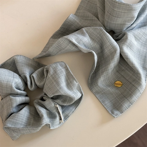 Elegant Stripe Square Scarf And Scrunchie Set Fabric Hair Tie With Decorative Metal Tag For Women Daily Hair Accessories