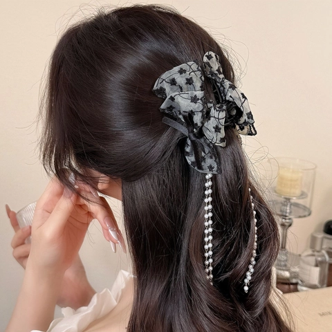 Elegante Molletta per Capelli in Maglia di Pizzo con Fiocco e Nappa di Perle Artificiali Ricamo Floreale Clip a Squalo Donna
