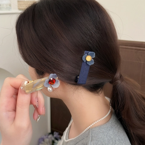Exquise Koreaanse Matte Bloem Haarklem 3D-Bloemblaadje Acetaat Eendenbekclip Elegante Handgemaakte Zijclip Voor Vrouwen Sieraden