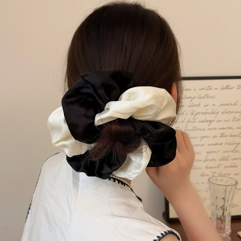 Elastico Per Capelli Grande In Satin Stile Francese Contrasto Bianco E Nero Patchwork Oversize Plissettato Donna Accessori