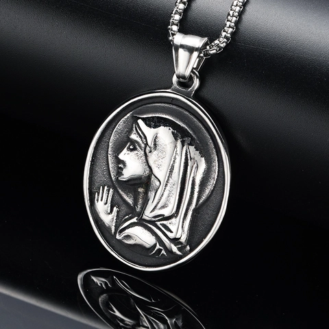 Vintage Roestvrij Staal Maagd Maria Reliëf Hanger Halsketting Religieuze Ovale Maria Figuur Sieraden Voor Unisex