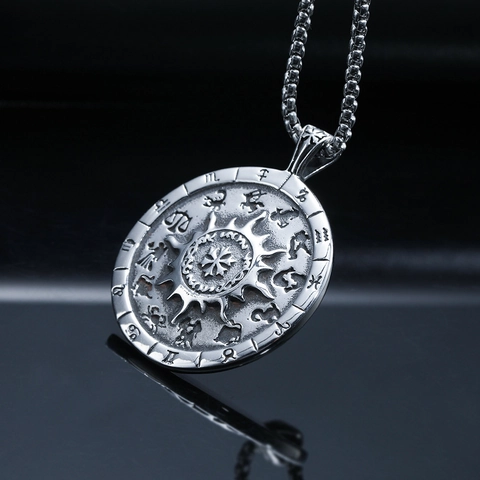 Collana con Pendente in Acciaio Inossidabile Retro Zodiaco Dio del Sole per Uomo Hip Hop Streetwear Medaglione Dodici Costellazioni