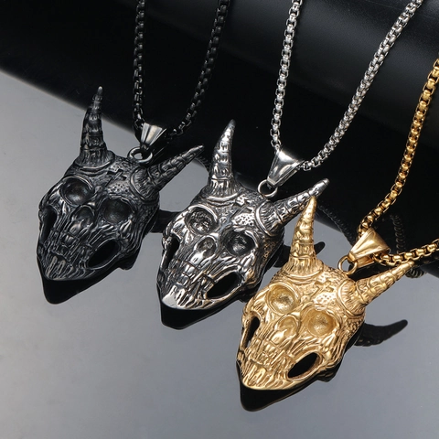 Collana con Pendente a Teschio Cornuto in Acciaio Inossidabile Gotico Gioielli Ossei Testa del Diavolo Punk Rock Retrò per Uomo Festa di Halloween
