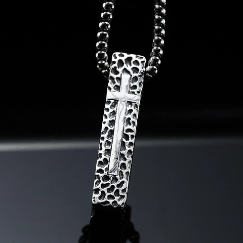 Collana con Ciondolo a Pilastro a Croce Cava in Acciaio al Titanio Hip Hop per Uomo Gioielli in Stile Street in Acciaio Inossidabile con Trama Martellata