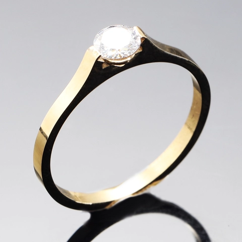 Minimalistischer Titanstahl Gold Plattierter Ring Für Damen Strass Eingelegter Polierter Edelstahl Solitär Fingerring Schmuck