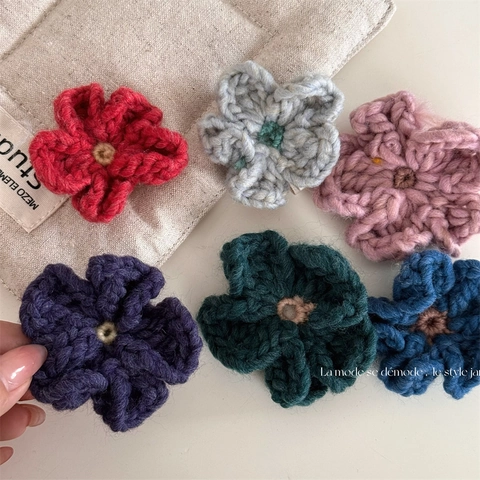 Handgemachte Gehäkelte Blumen Haarspange Damen Süß Garn Floral Entenschnabelklemme Vintage Herbst Winter Haarschmuck