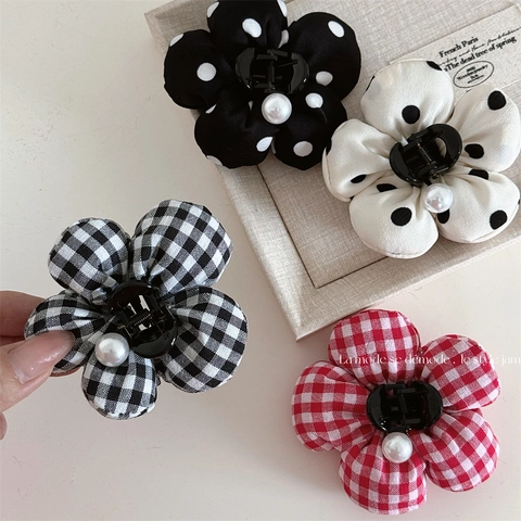Douce Pince à Cheveux Fleur en Tissu Avec Perle Artificielle Motif Plaid Pois Imprimé Léopard Accessoires Cheveux Style Coréen Femme