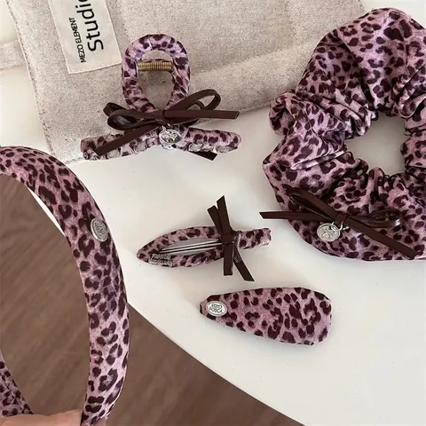 Vintage Roze Paarse Luipaardprint Haarclip Set Met Leren Strik Metalen Hanger Voor Vrouwen Elegante Stoffen Hoofdband Scrunchie