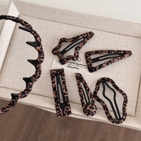 Leopardenmuster Stoff Umwickelt Legierung Haarclip Für Damen Retro Tierische Muster Pony Clip Wassertropfen Stern Welle Haarband Zubehör