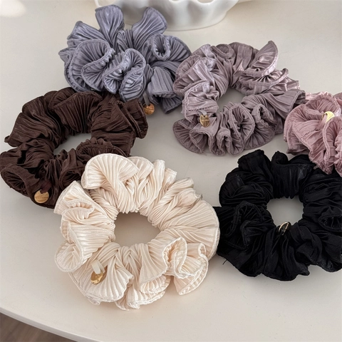 Korean Style Pleated Fabric Scrunchie Elegant Large Elastic Hair Band For Women Fashion Hair Ties With Gold Metal Pendant Accessories