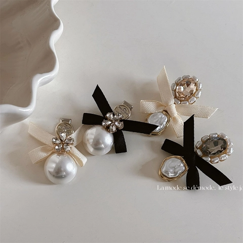 Fermaglio per Capelli a Fiocco Vintage Barocco Con Künstliche Perle Sintetiche Fiore di Strass Elegante Satin Becco d'Anatra Donna Accessorio