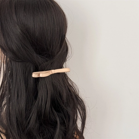 Pince à Cheveux Élégante à Double Nœud pour Femmes Style Coréen Ruban de Satin Pince à Ressort Accessoires Cheveux Mode Douce
