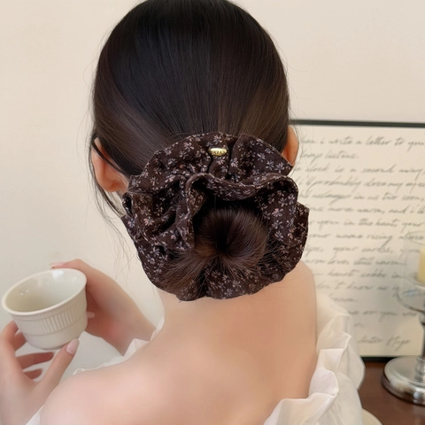 Coleteros de Doble Capa con Flores Vintage Estilo Coreano de Tela Con Etiqueta de Metal para Mujer Accesorios