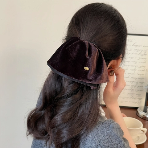 Elegante Fermaglio per Capelli con Fiocco in Velluto e Etichetta in Metallo Dorato Stile Coreano Lussuoso Artiglio Donna Accessori
