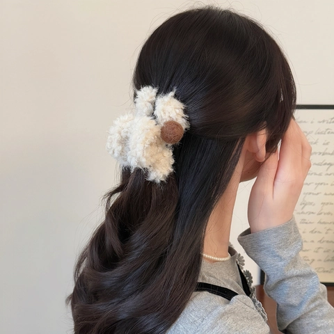 Molletta per Capelli Retrò in Peluche Elegante Clip a Squalo Invernale con Pompon per Donne Accessori per Capelli in Stile Coreano