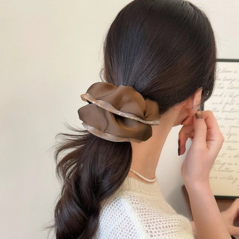 Élégants Chouchous en Satin Rétro Avec Bordure en Dentelle Mesh Grand Support de Queue de Cheval pour Femmes Bandeau à Haute Élasticité Accessoires de Cheveux