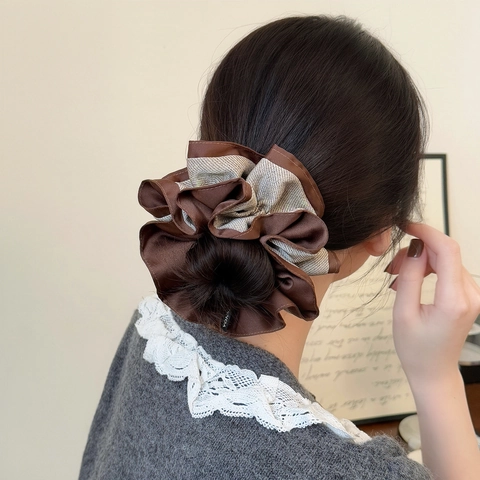 Κομψό Μεγάλο Υφασμάτινο Patchwork Scrunchie για Γυναίκες Μόδα Διπλό Στρώμα Πλισέ Λαστιχάκι Μαλλιών Σατέν Αντίθεση Χρώματος Αξεσουάρ
