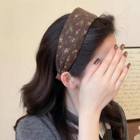 Vintage Floral Fabric Wide Headband Korean Style High Top Hair Hoop For Women Elegant Daily Hair Accessories Coffee Color