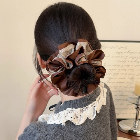 Κομψό Μεγάλο Υφασμάτινο Patchwork Scrunchie για Γυναίκες Μόδα Διπλό Στρώμα Πλισέ Λαστιχάκι Μαλλιών Σατέν Αντίθεση Χρώματος Αξεσουάρ