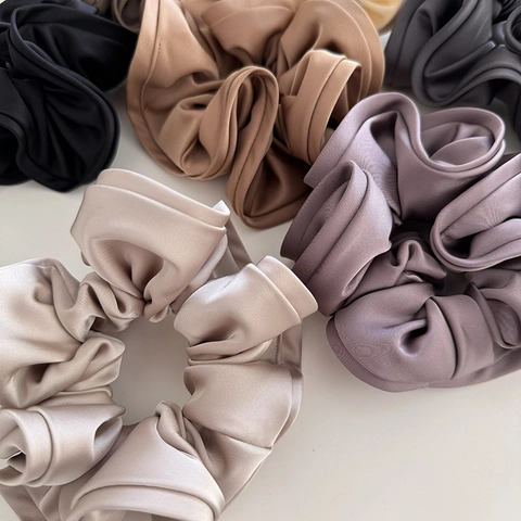 Französisches Vintage Oversized Satin Scrunchie Großer Rüschen Wood Ear Edge Haargummi Elegant Elastisches Haarband Damen