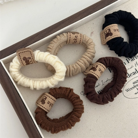Chouchous Élastiques Ours Simples pour Femmes Bandeaux en Tissu Nervuré Durables Accessoires de Cheveux Plissés Café Doux